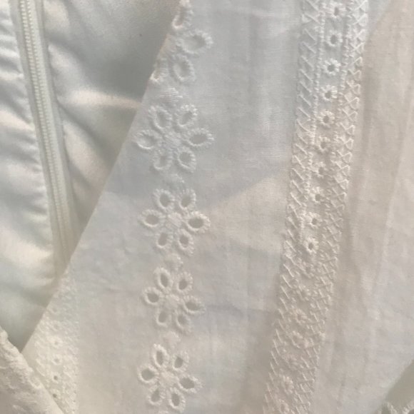 Eyelet white summer dress - Picture 3 of 4